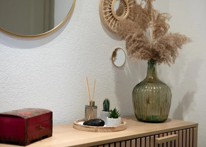 Lovely Quiet 2 Rooms Close To Center With Balcony